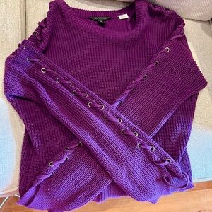 💜Like New!  Sweater purchased from local tween boutique